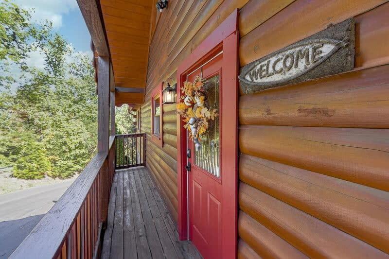 Movie Theater Hot Tub View Mountain Escape Villa Gatlinburg Exterior photo