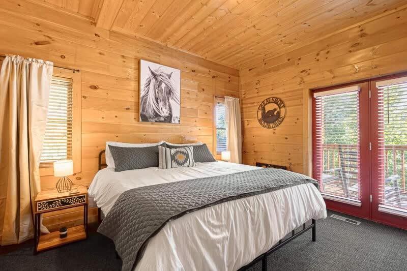 Movie Theater Hot Tub View Mountain Escape Villa Gatlinburg Exterior photo